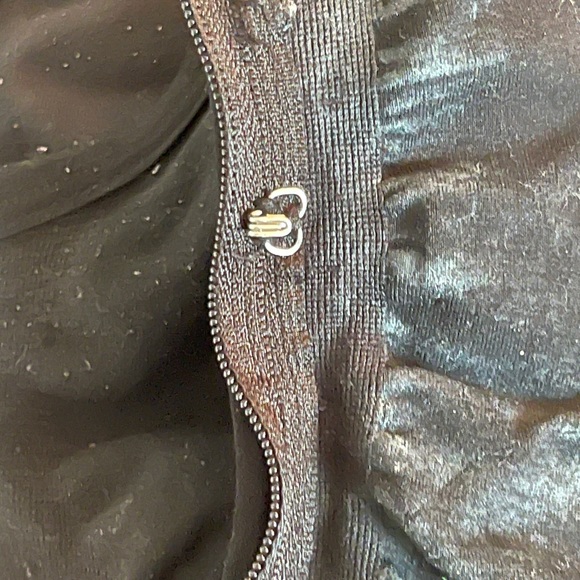 Sports bra. I used it for nine days. - Picture 3 of 5